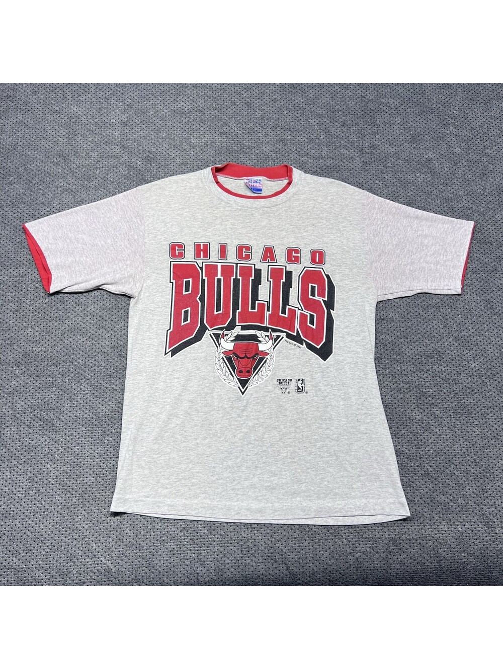 Vintage 1991 Chicago Bulls T-Shirt Large National Basketball Association RARE